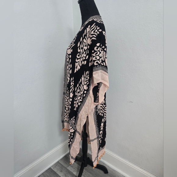 Angie Black and Cream Boho Kimono - Picture 2 of 5